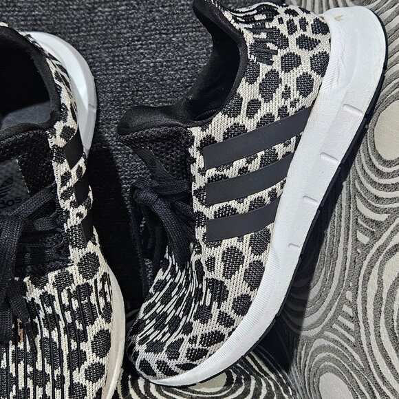 Adidas Swift Run Leopard Print - ladies sz 6 - Picture 2 of 7